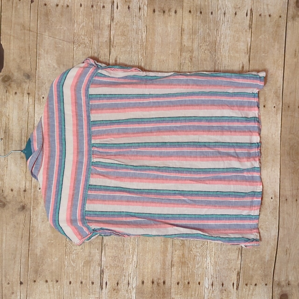 Flattering button down - Picture 5 of 5